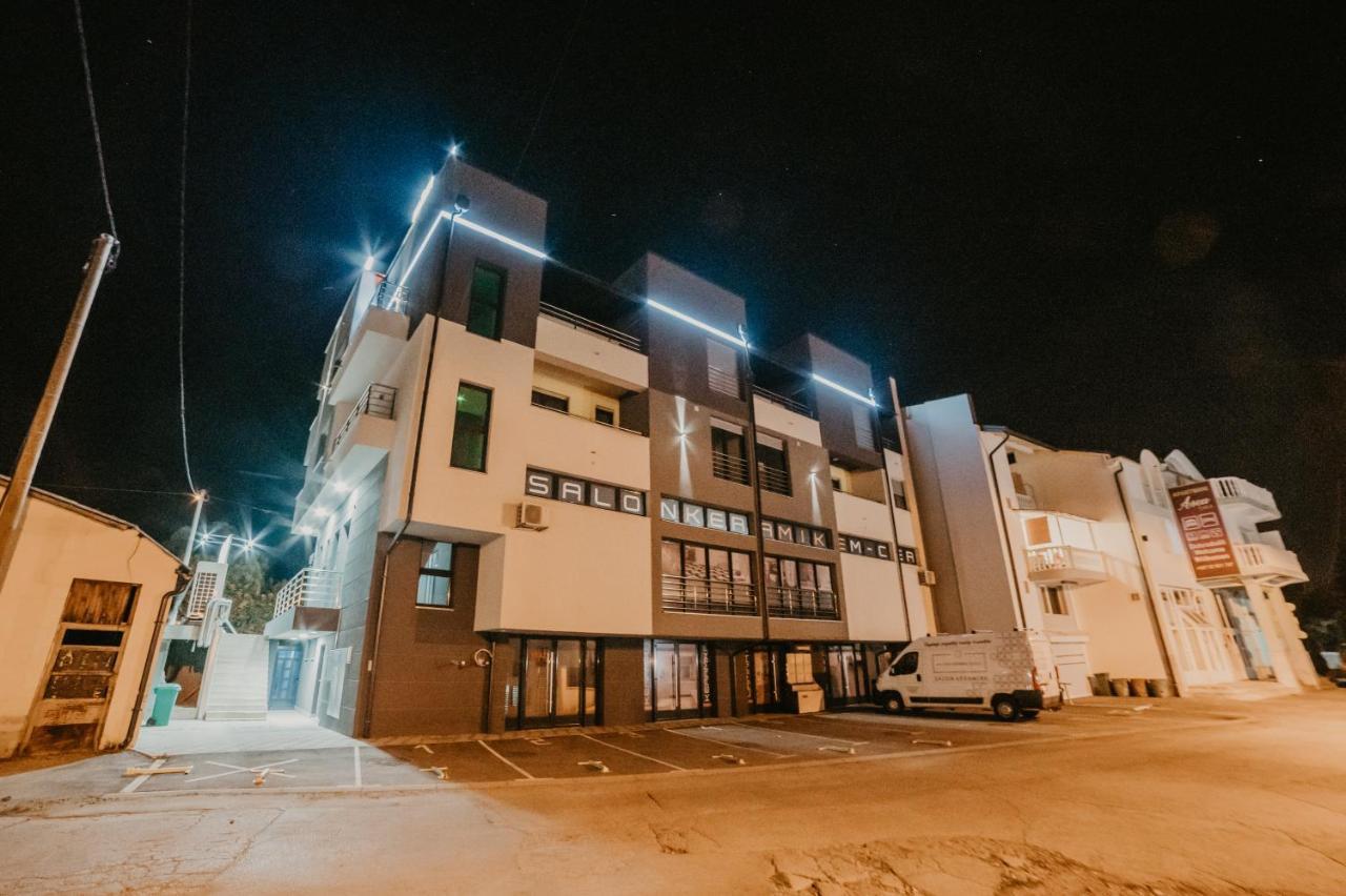 טוזלה San-Mar Apartments מראה חיצוני תמונה